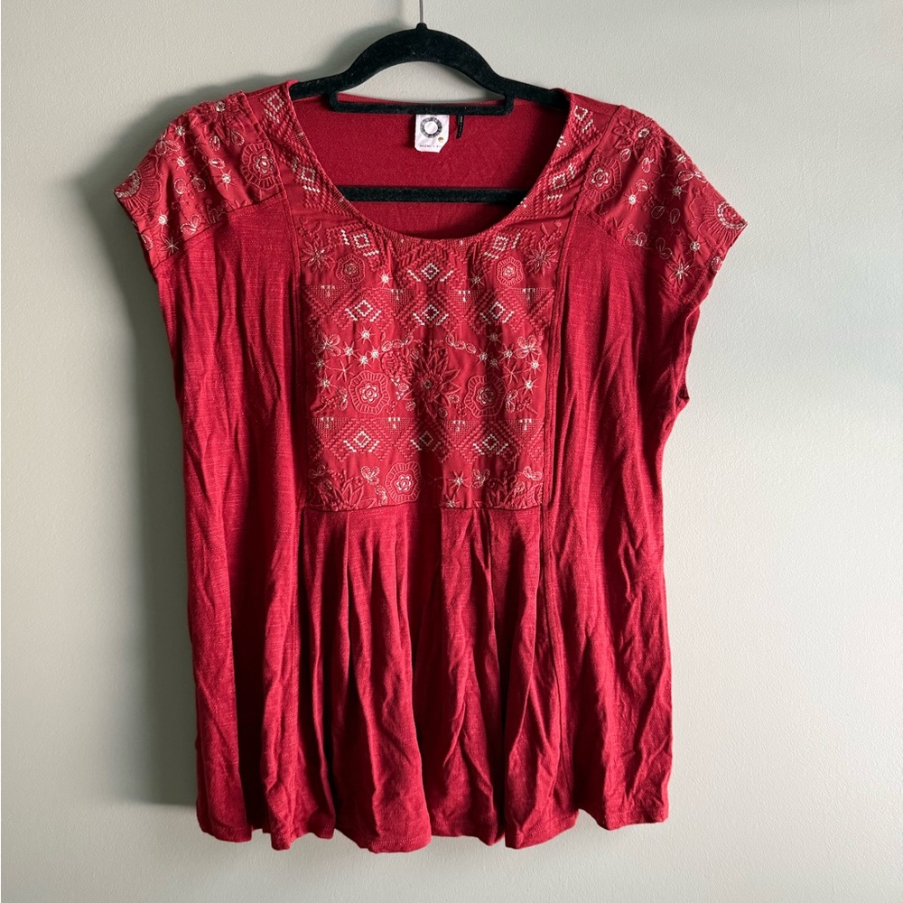 Anthropologie Akemi + Kin Arcana Gold Embroidered Red Peasant Top